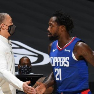  老鹰特雷杨超远三分绝杀，引爆全场欢呼  